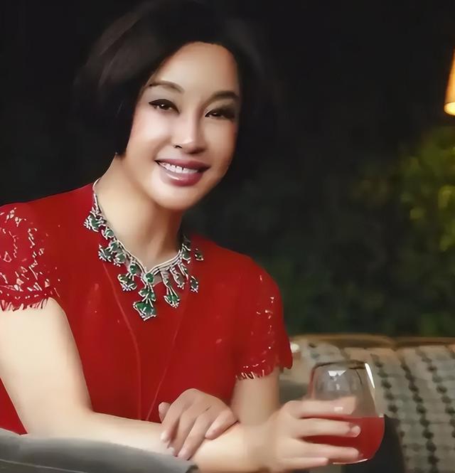 刘晓庆谣言事件_刘晓庆辟谣去世消息_黑料明星黑料,