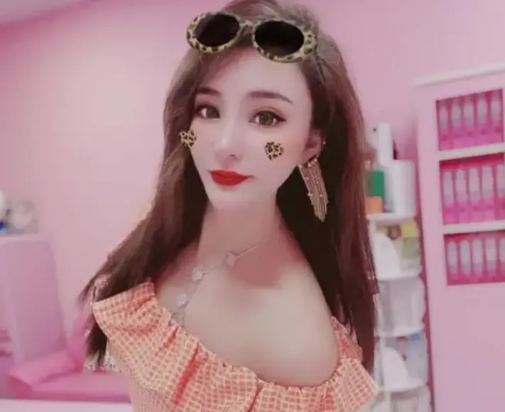 二驴平荣直播间争吵真相_网红二驴平荣离婚事件_二驴的网红八卦是谁-